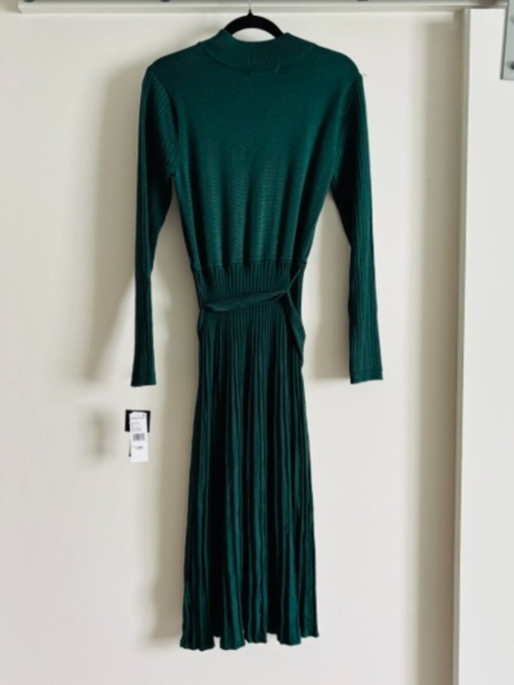 Sandra Darren Women's Tie-Front Pleated Mock-Neck Sweater Dress size large - Picture 4 of 5